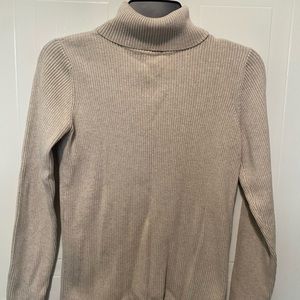 Kim Rogers turtle neck sweater. Tan size medium